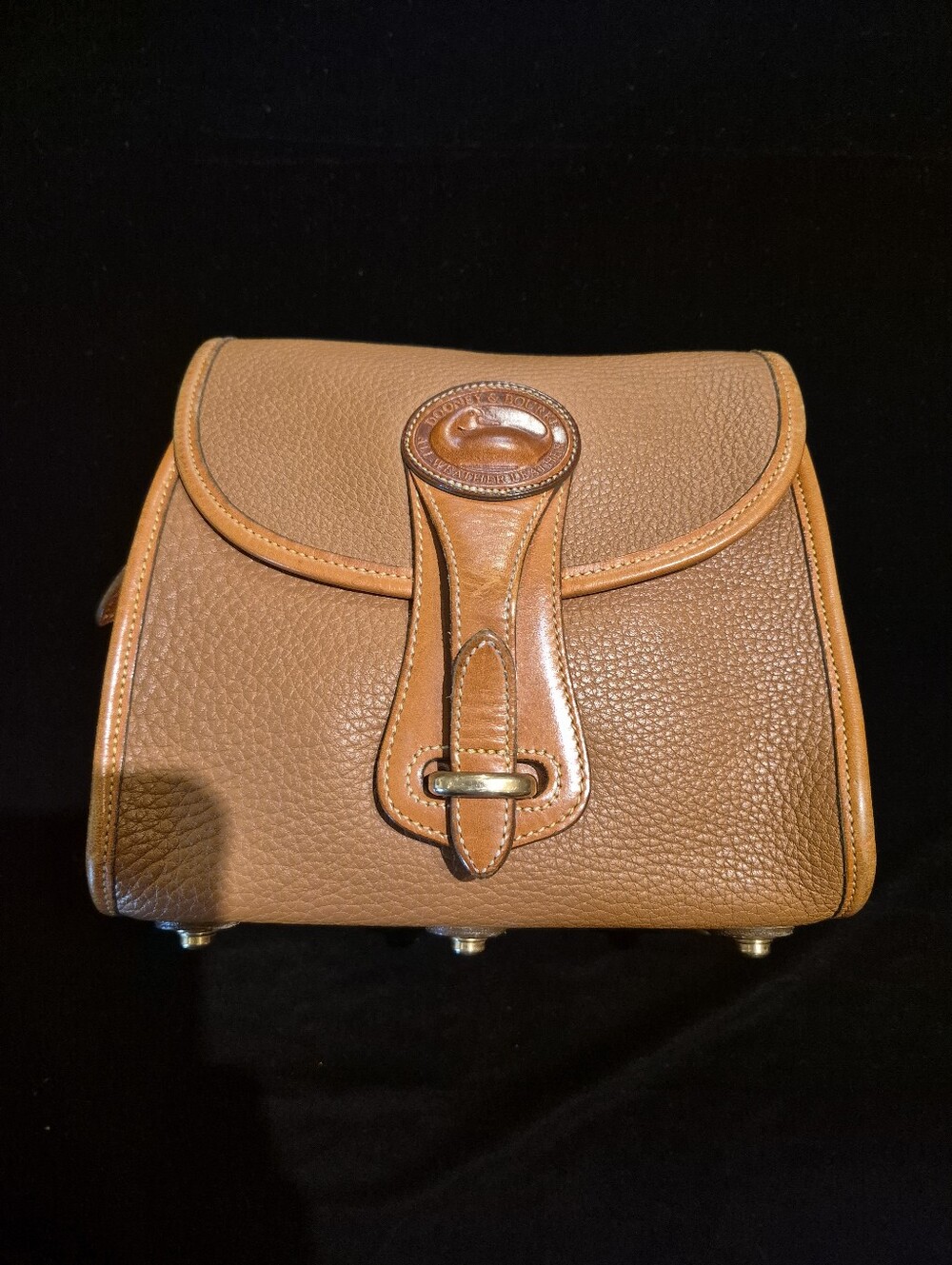 Dooney & Bourke Rare Vintage AWL Leather Essex Shoulder Bag Style R25